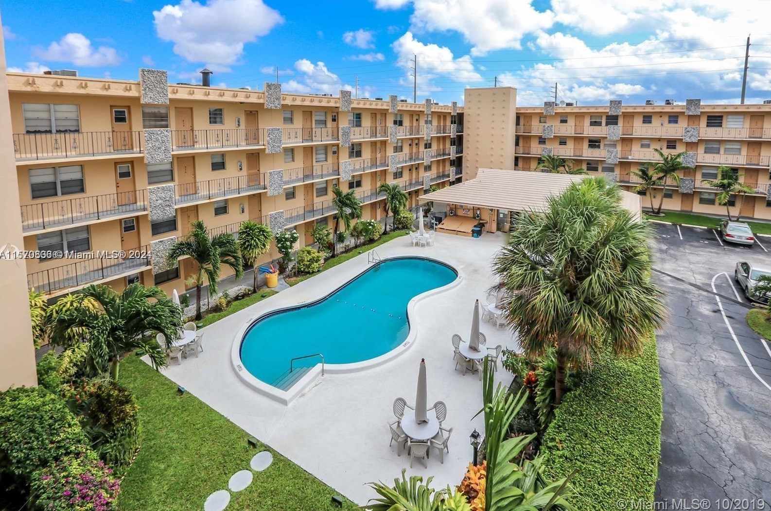 2145 Pierce St #202, Hollywood, FL 33020