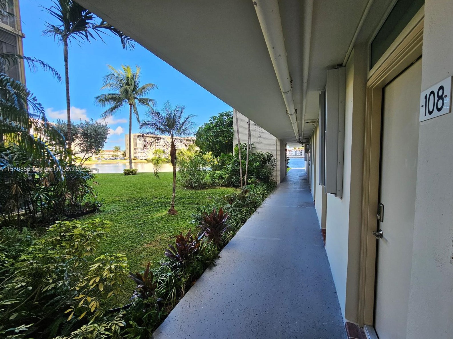 3030 Marcos Dr, Miami, FL 33160-2584