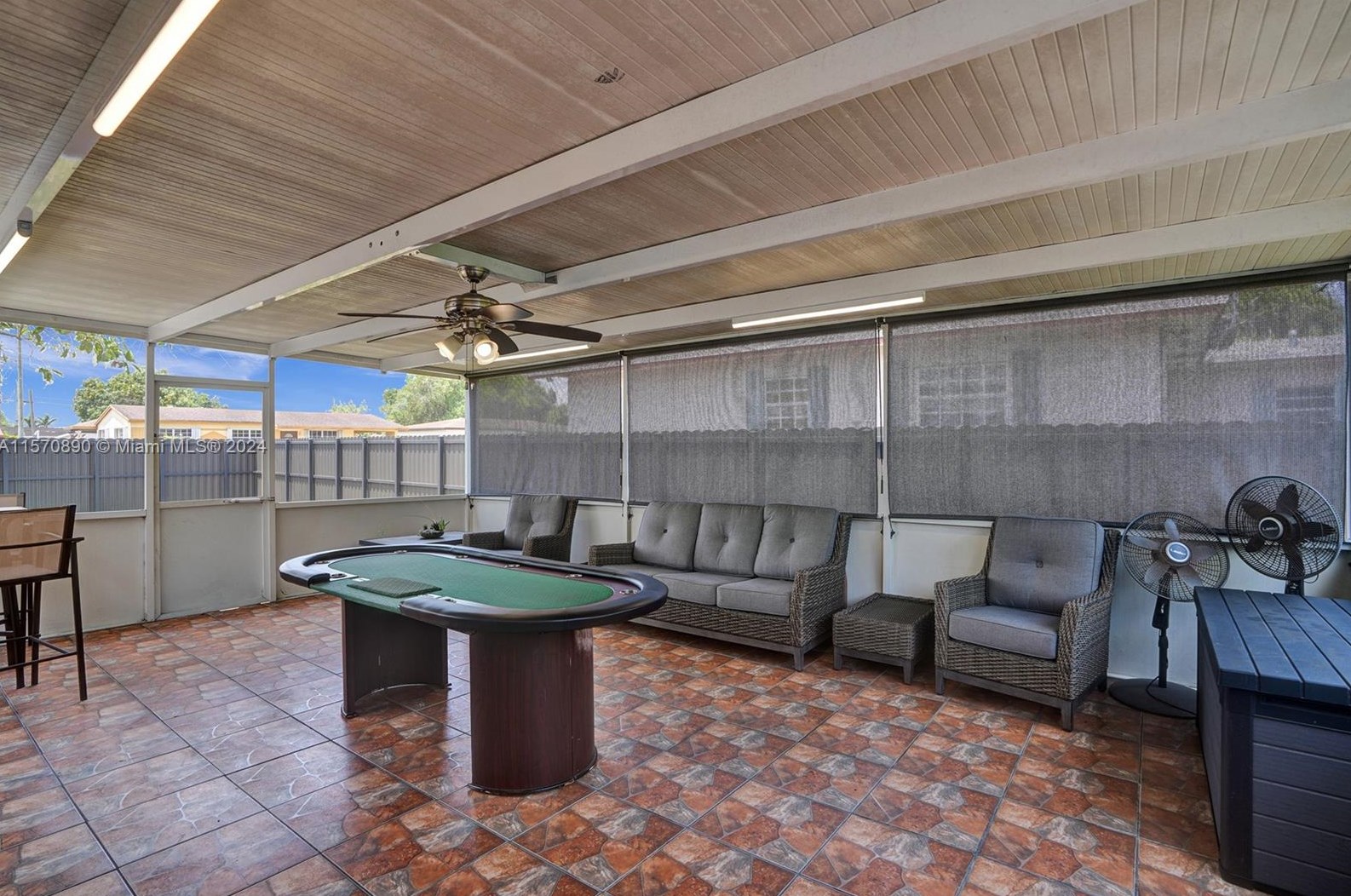 5420 7th Ave, Hialeah FL  33012-2550 exterior