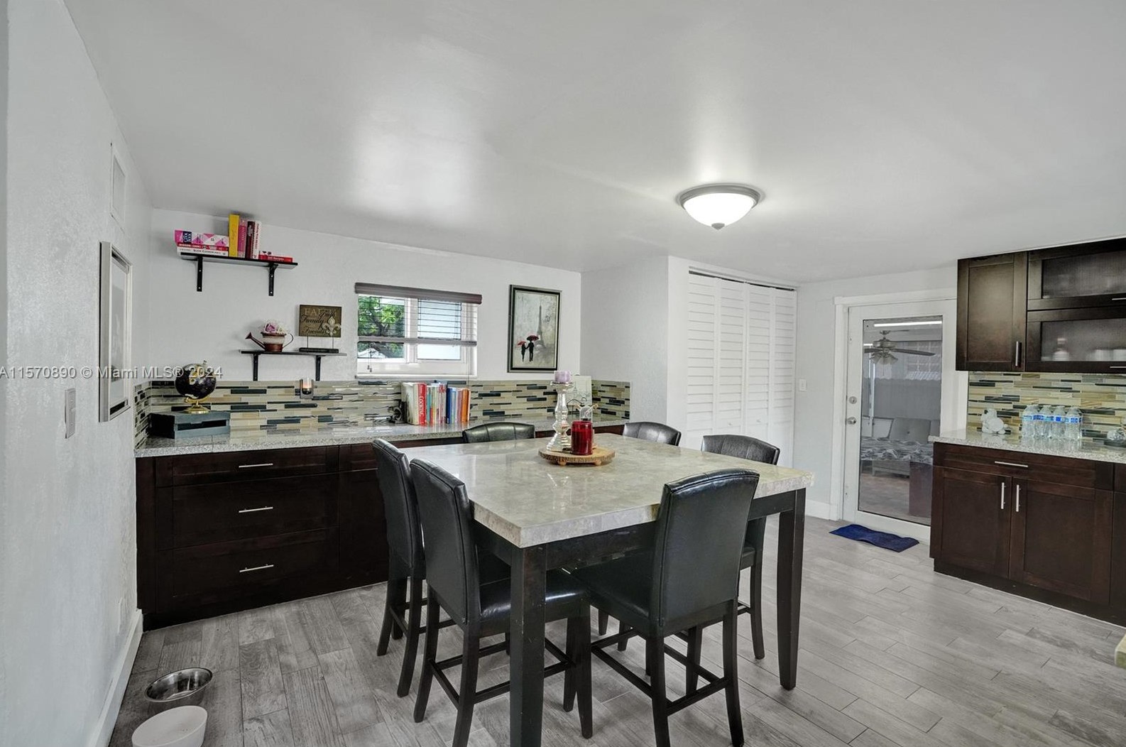 5420 7th Ave, Hialeah FL  33012-2550 exterior