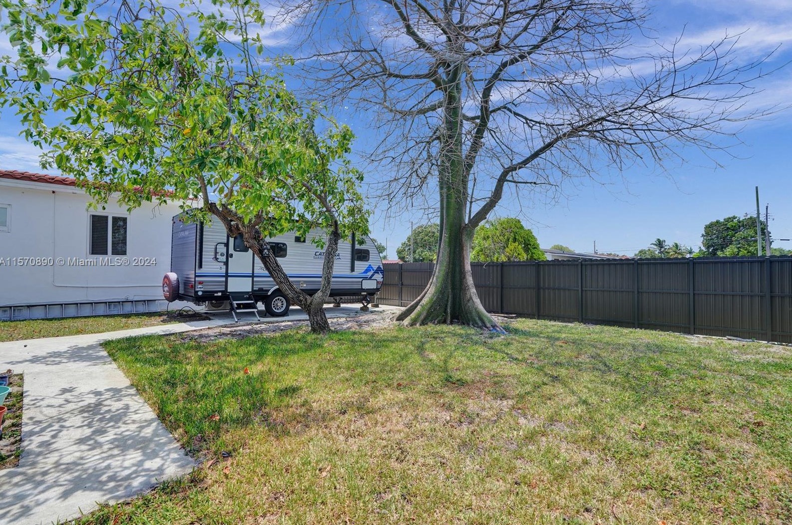 5420 7th Ave, Hialeah FL  33012-2550 exterior