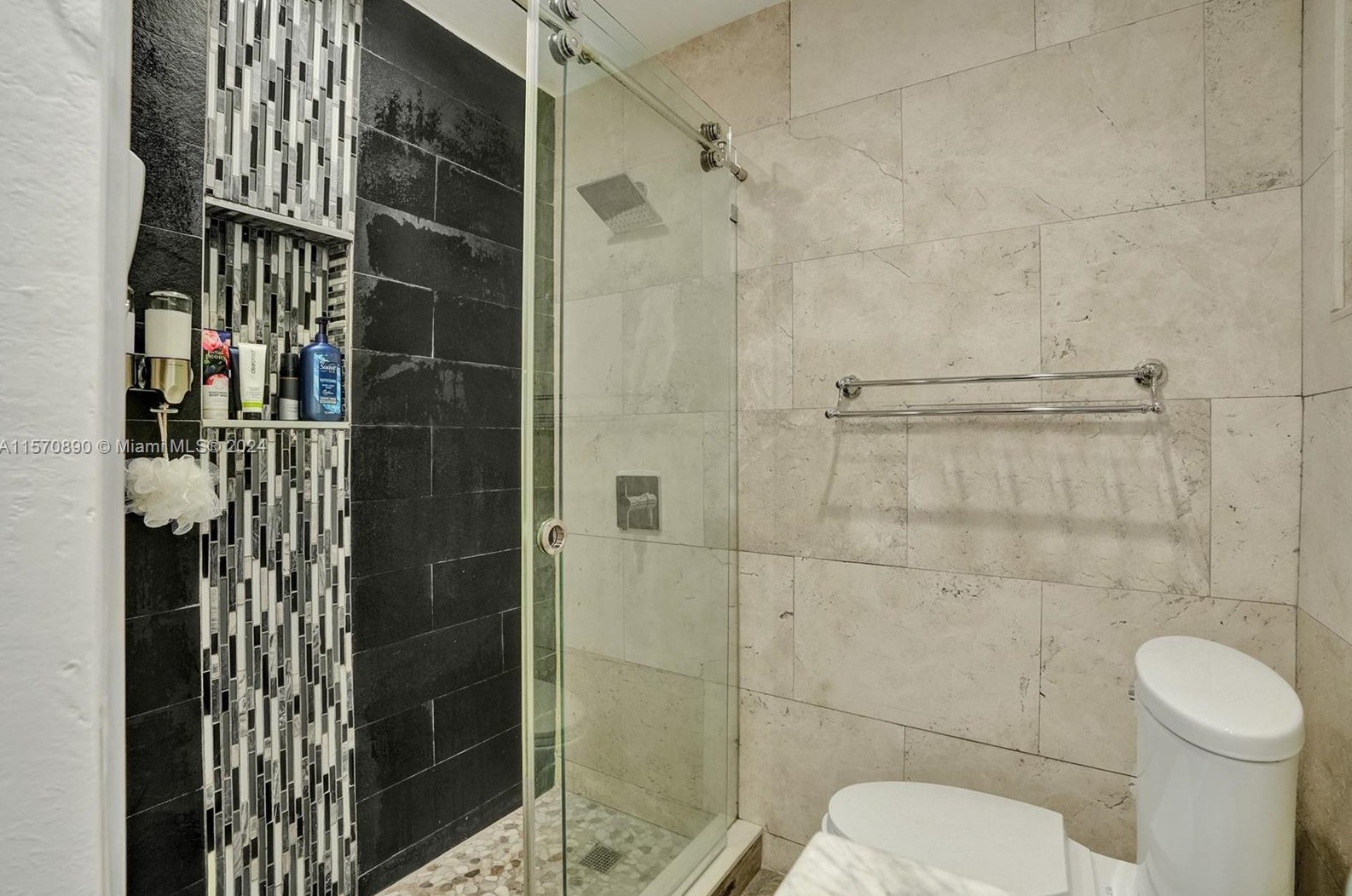 5420 7th Ave, Hialeah FL  33012-2550 exterior