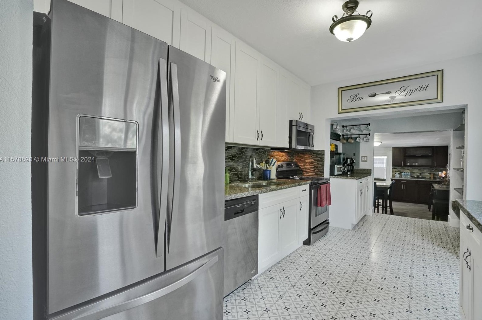 5420 7th Ave, Hialeah FL  33012-2550 exterior