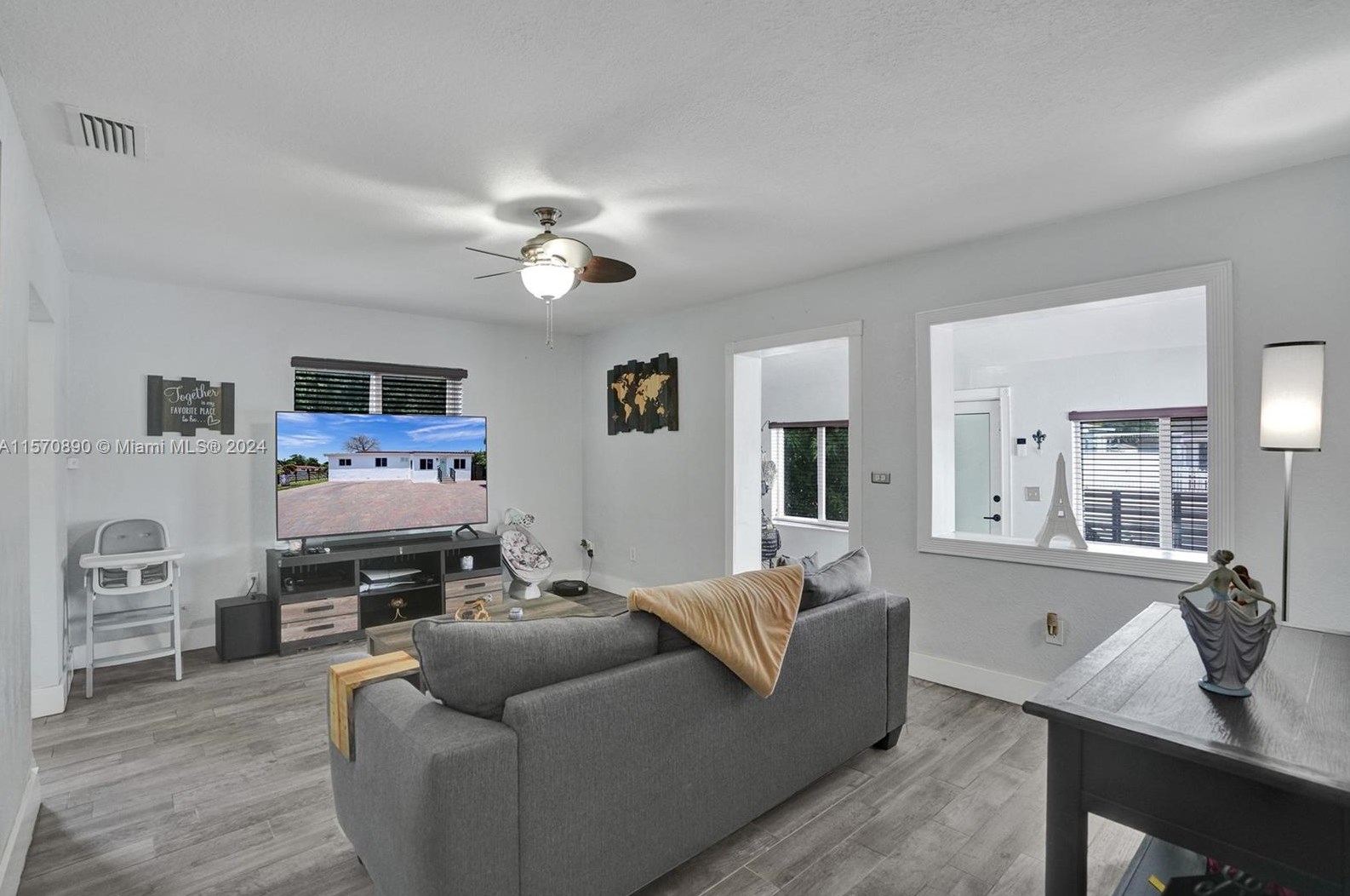 5420 7th Ave, Hialeah FL  33012-2550 exterior