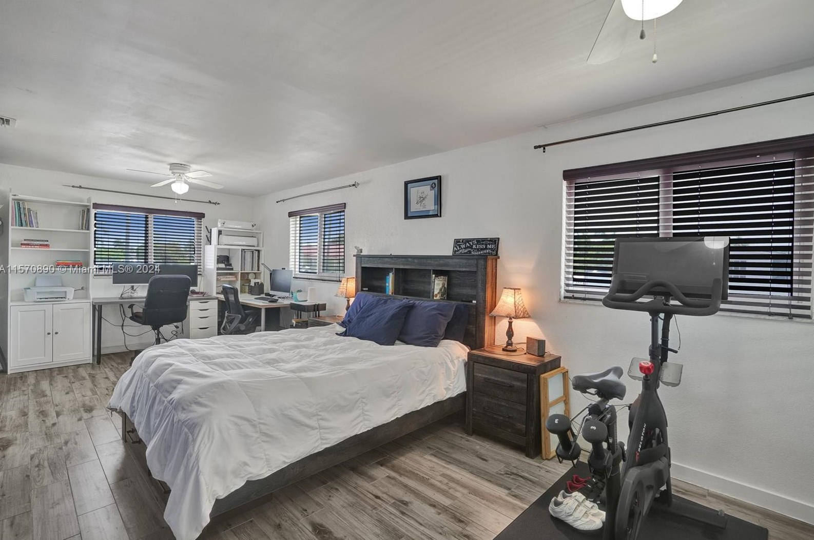 5420 7th Ave, Hialeah FL  33012-2550 exterior