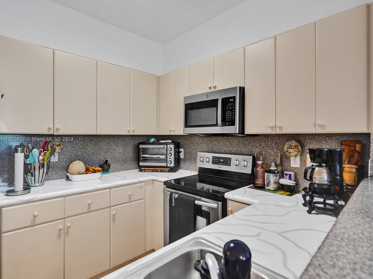 17045 39 Ct, Hollywood FL exterior