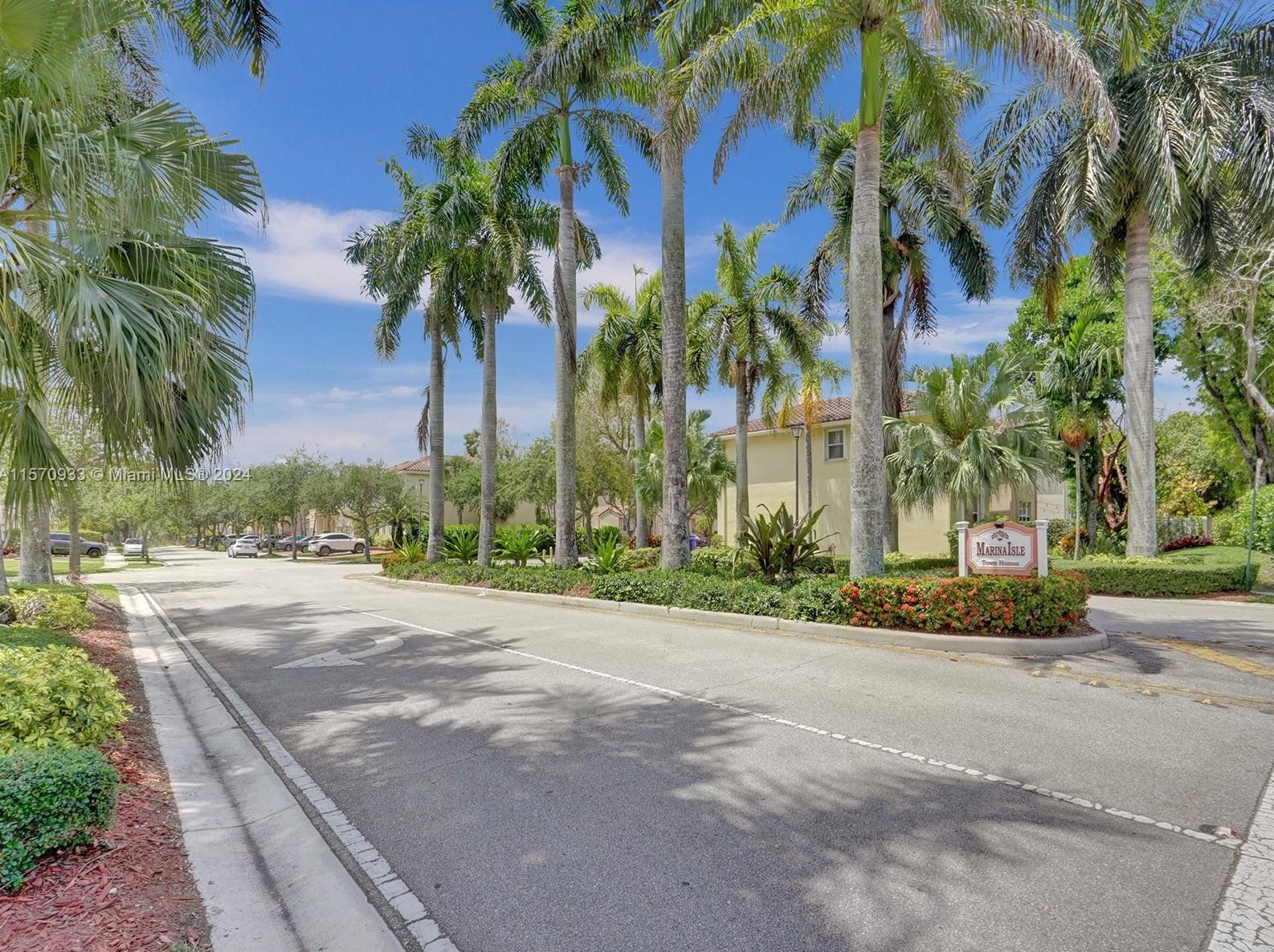 17045 39 Ct, Hollywood FL exterior
