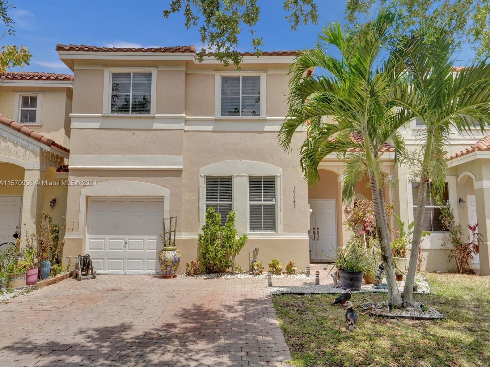 17045 39 Ct, Hollywood FL exterior