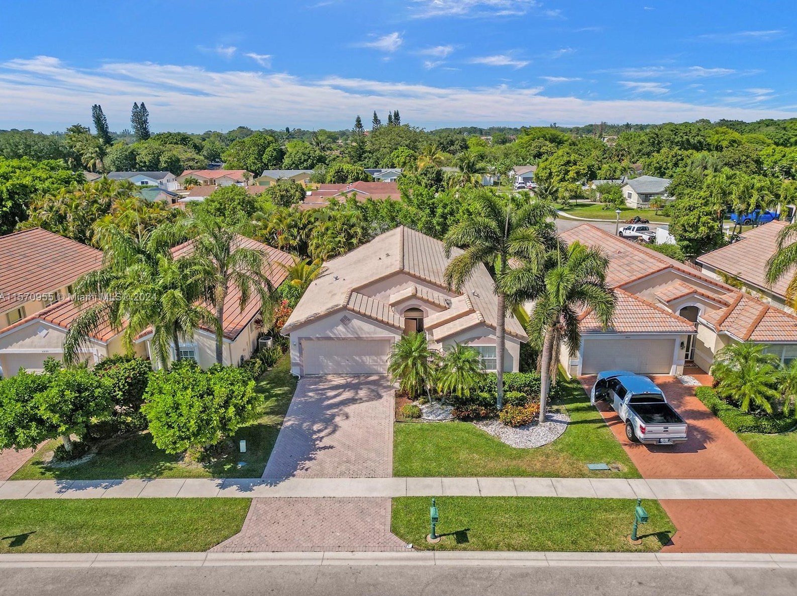 8847 Harrods Dr, Boca Raton, FL 33433-6246