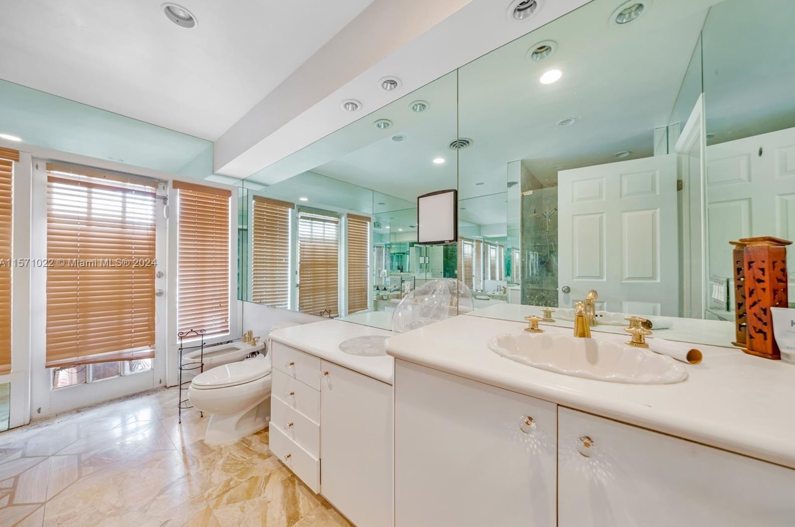 3720 Longfellow Cir, Hollywood FL  33021-4937 exterior