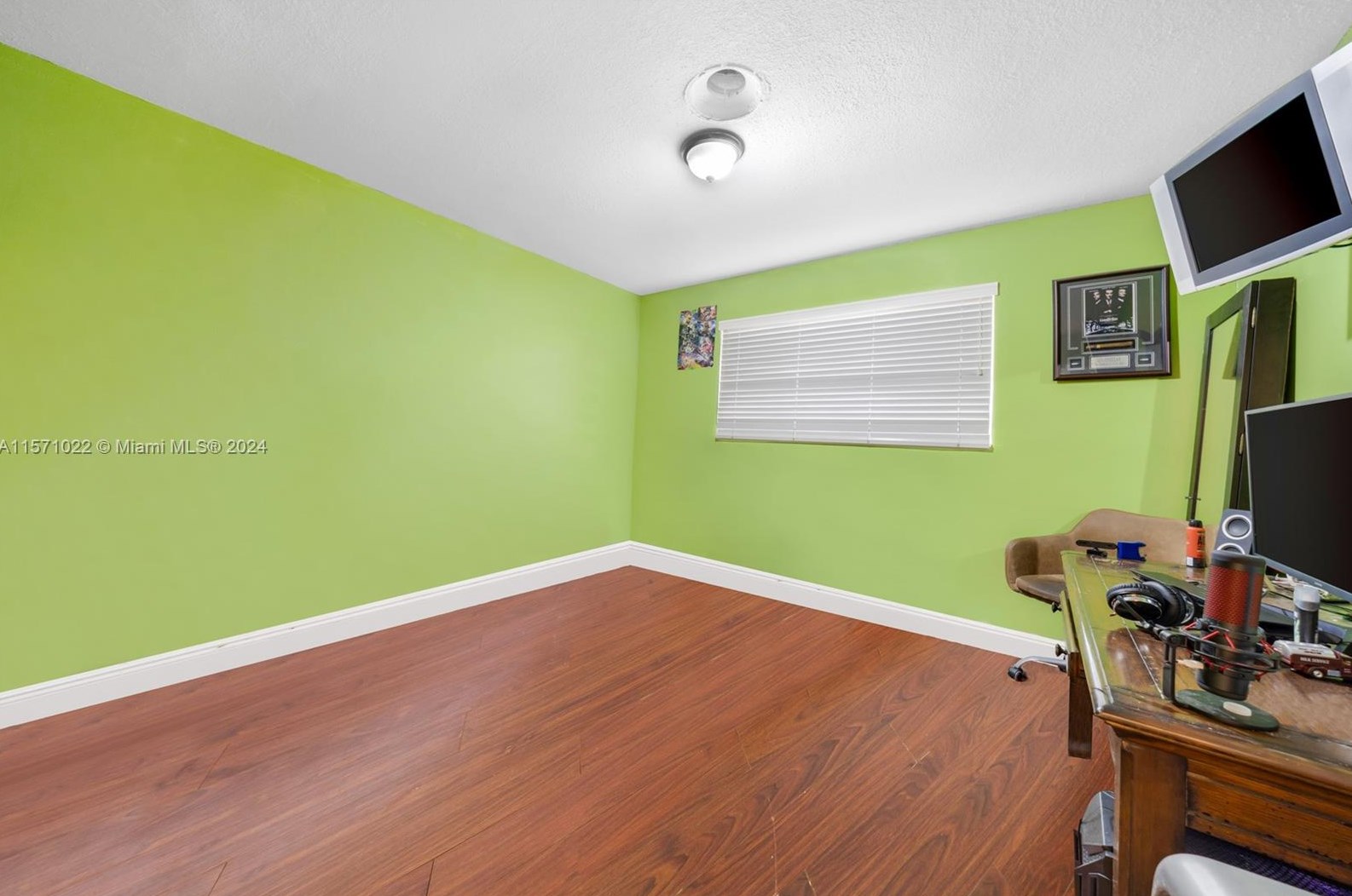 3720 Longfellow Cir, Hollywood FL  33021-4937 exterior