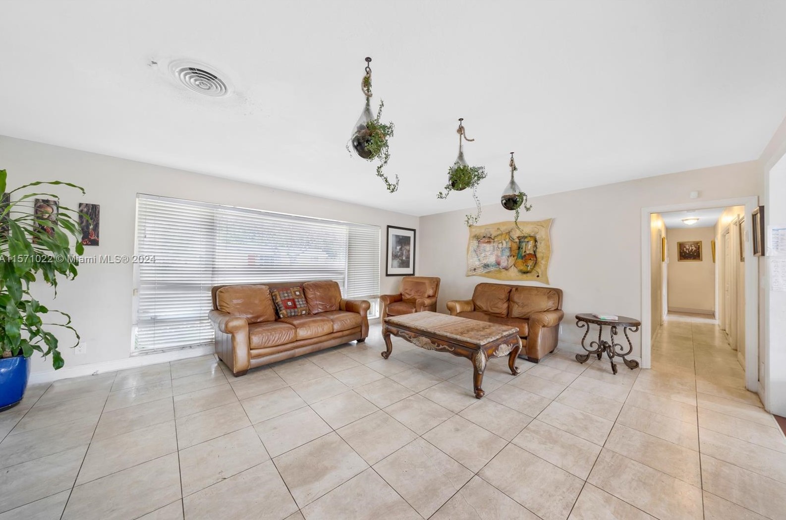 3720 Longfellow Cir, Hollywood FL  33021-4937 exterior