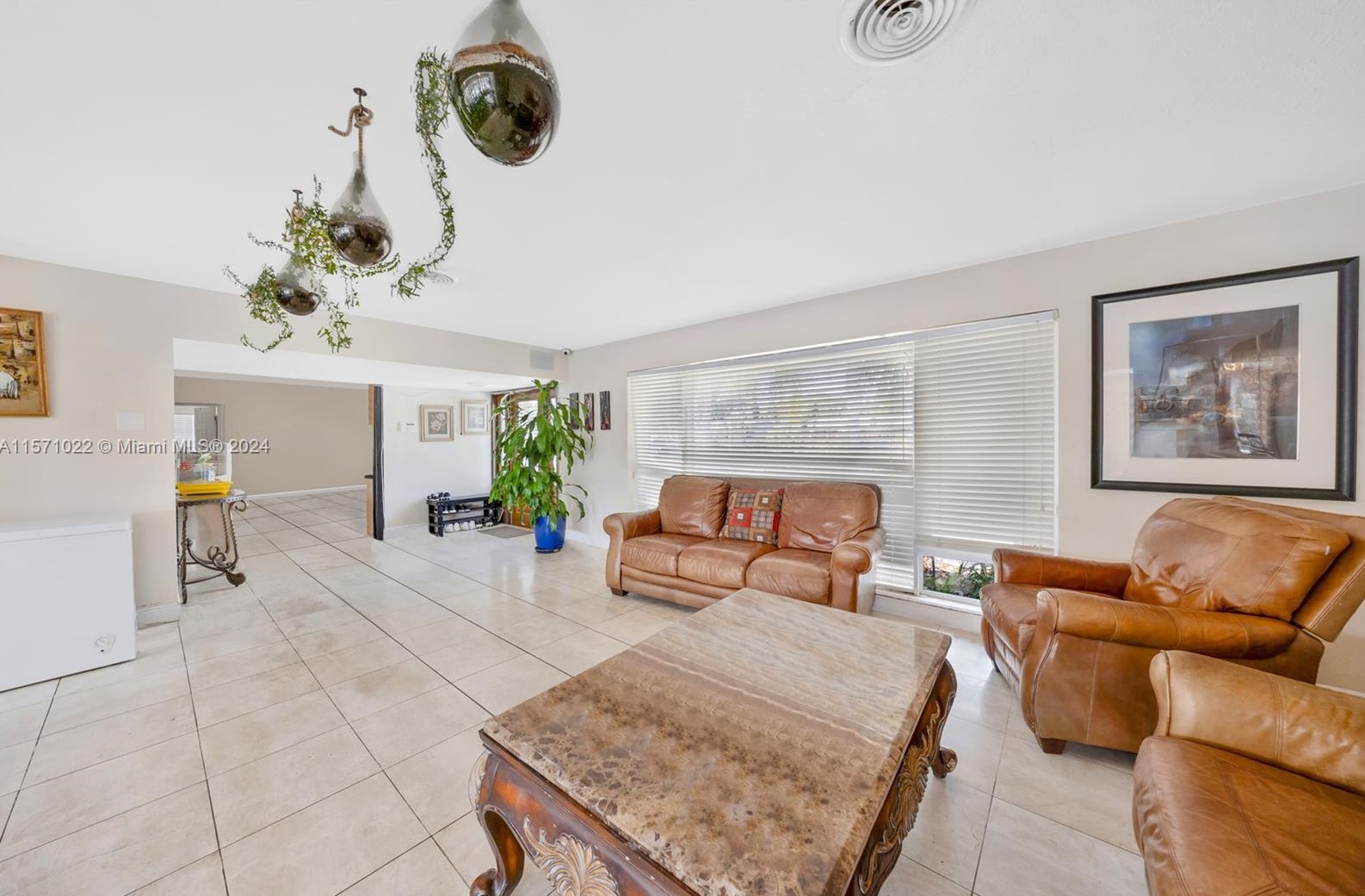 3720 Longfellow Cir, Hollywood FL  33021-4937 exterior