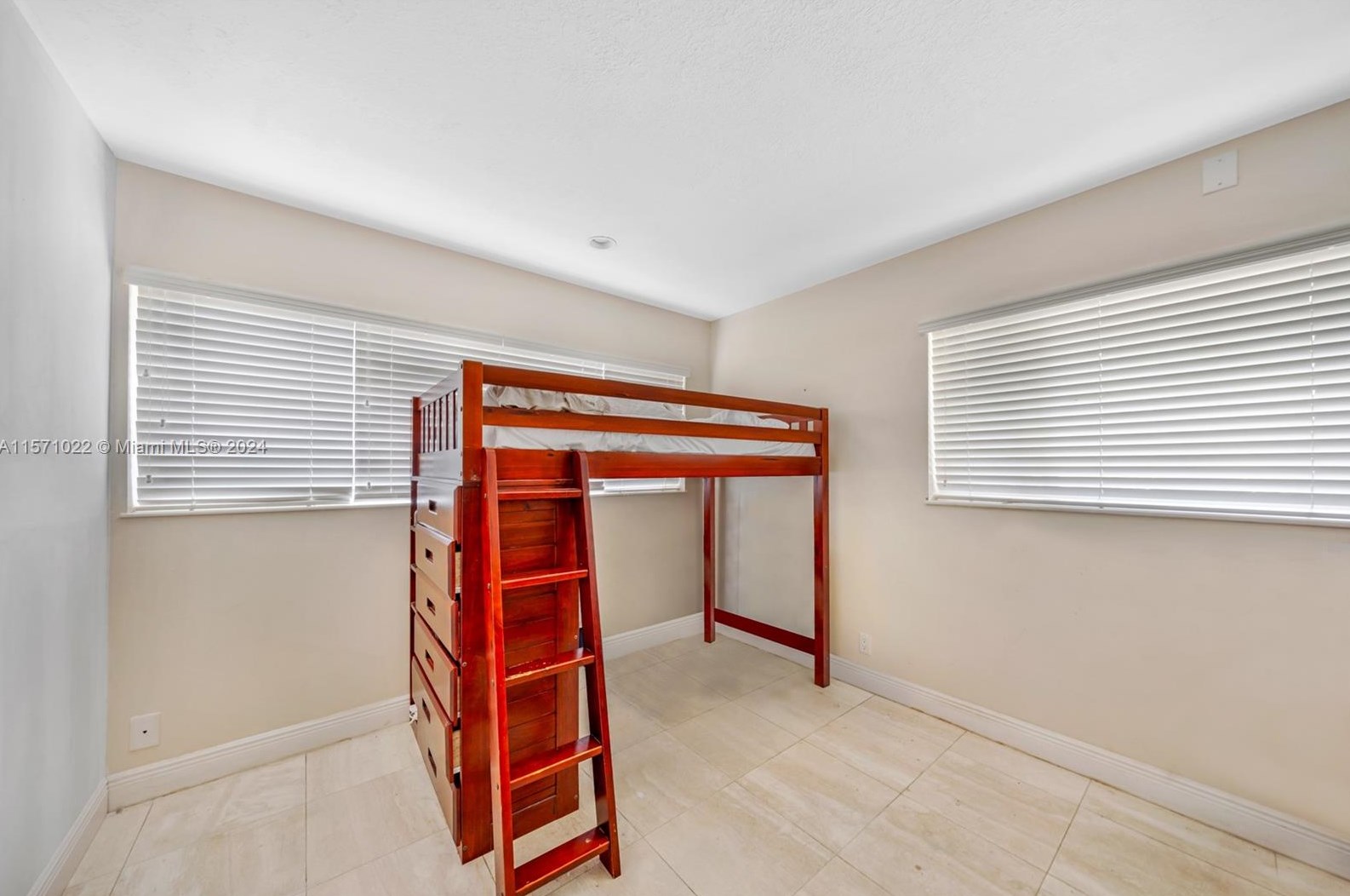3720 Longfellow Cir, Hollywood FL  33021-4937 exterior