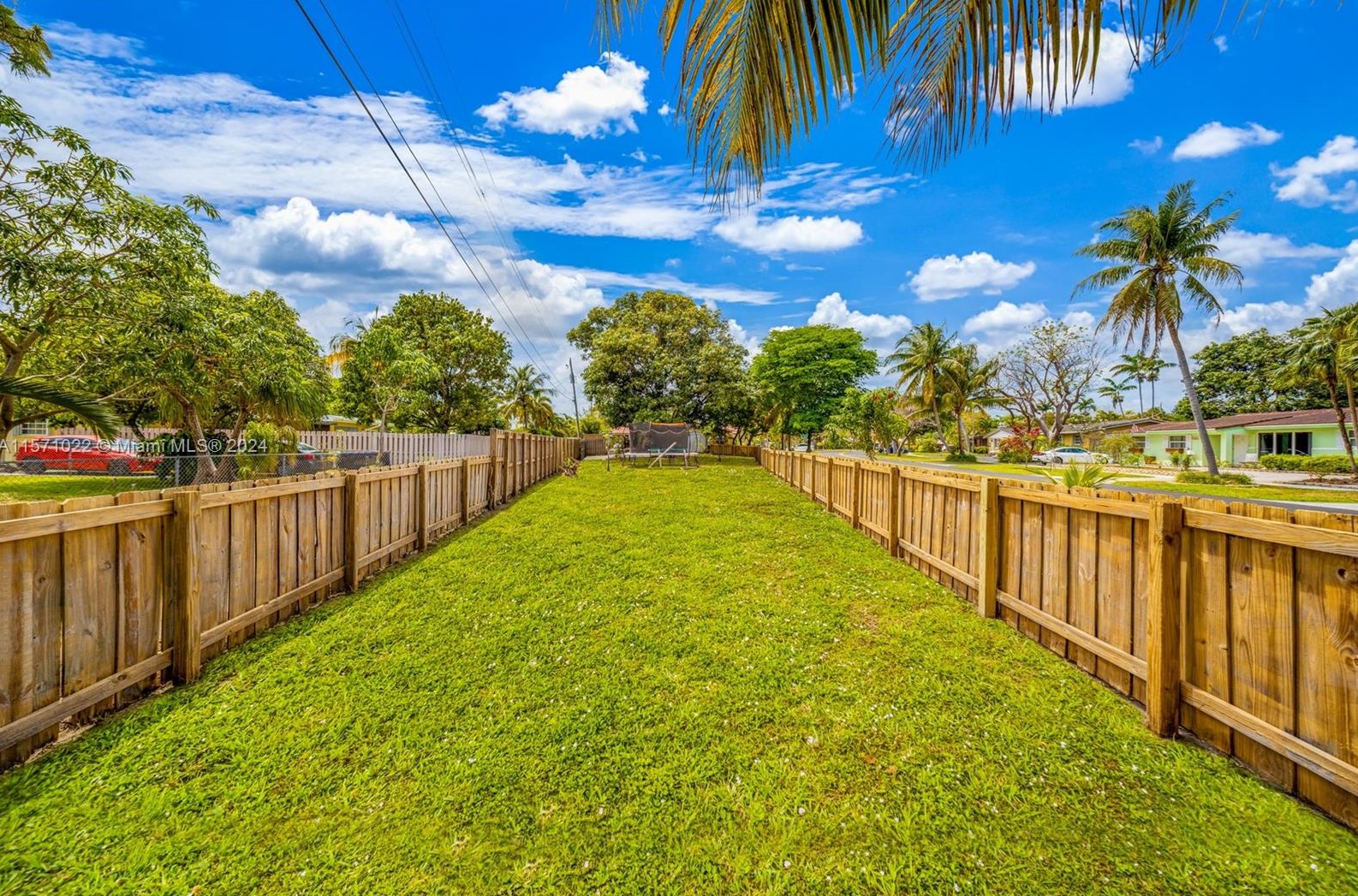 3720 Longfellow Cir, Hollywood FL  33021-4937 exterior