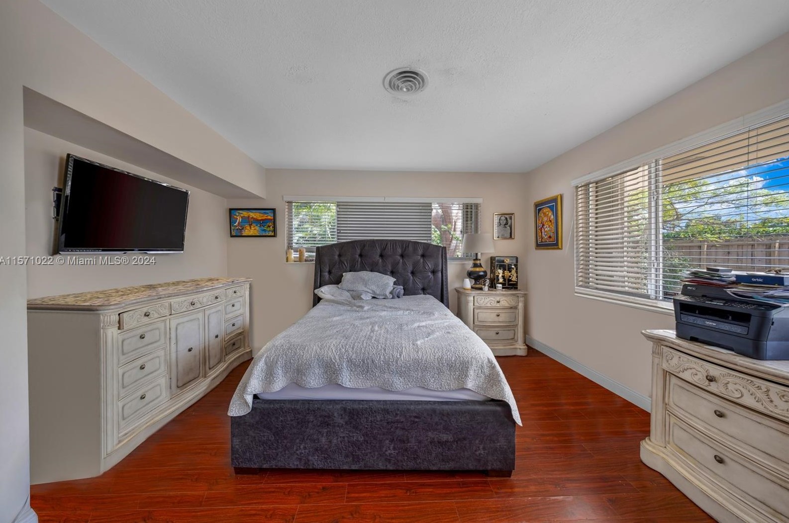 3720 Longfellow Cir, Hollywood FL  33021-4937 exterior