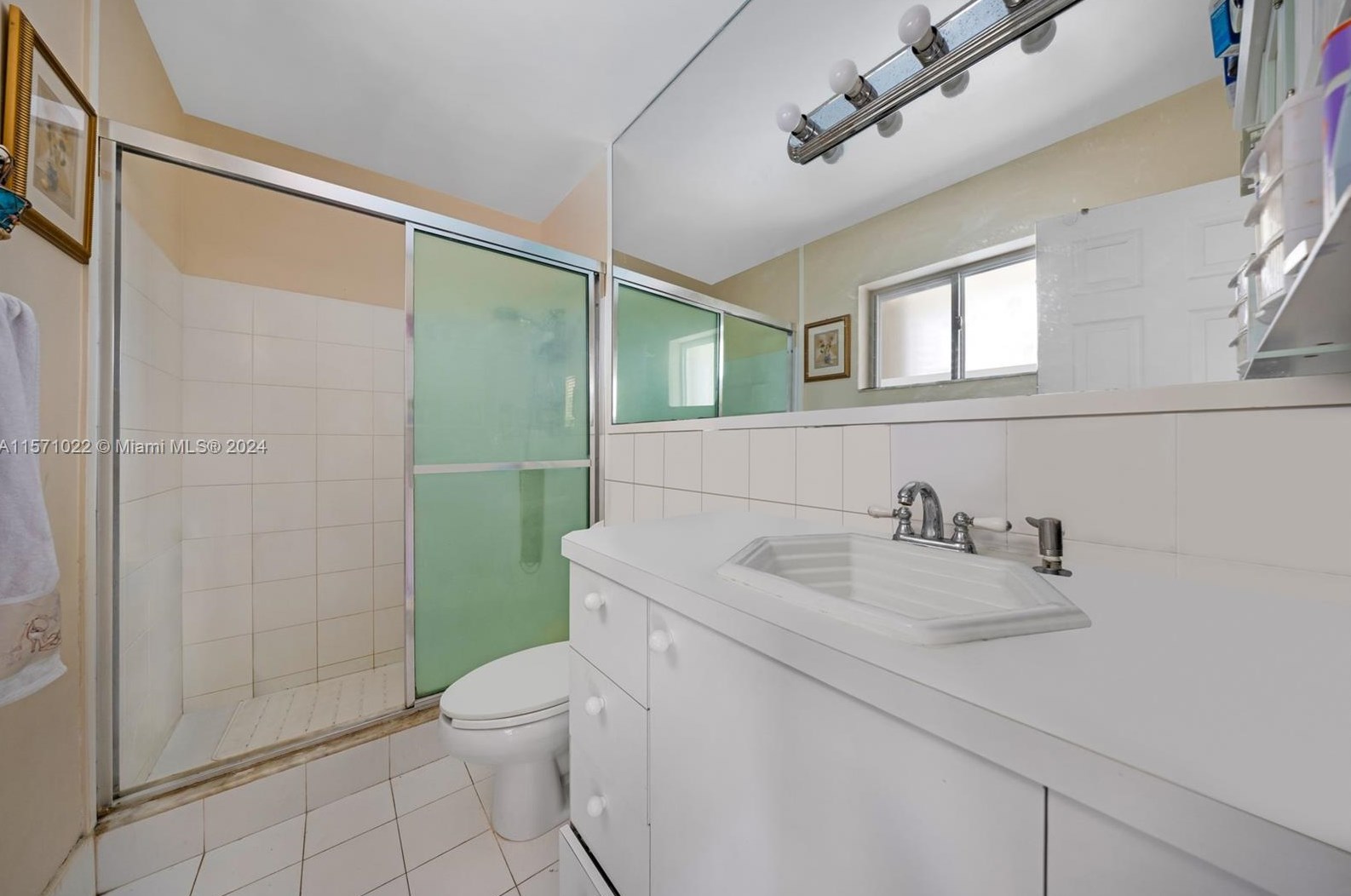 3720 Longfellow Cir, Hollywood FL  33021-4937 exterior