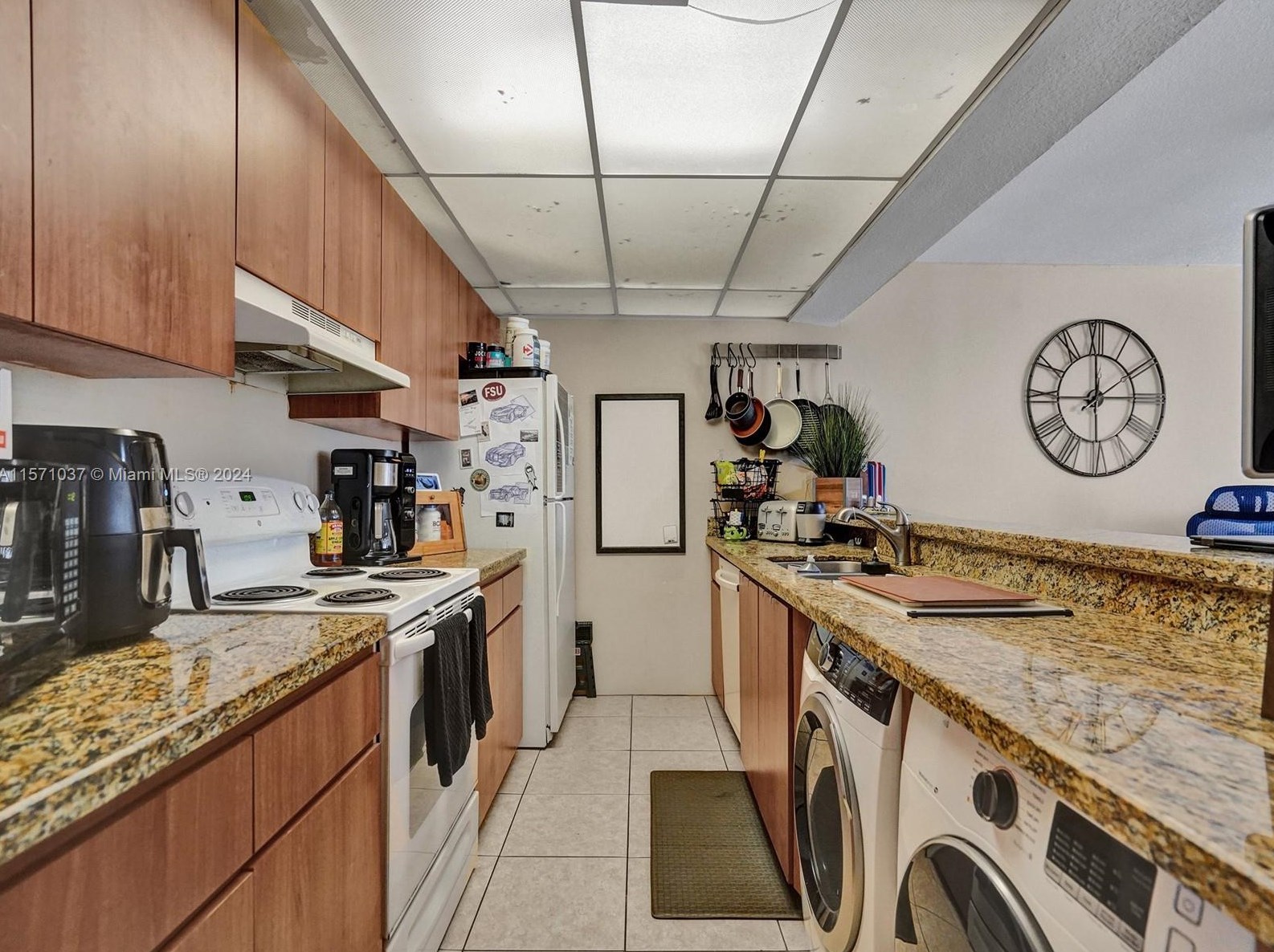 1140 Windward Dr, Hollywood, FL 33026-3024
