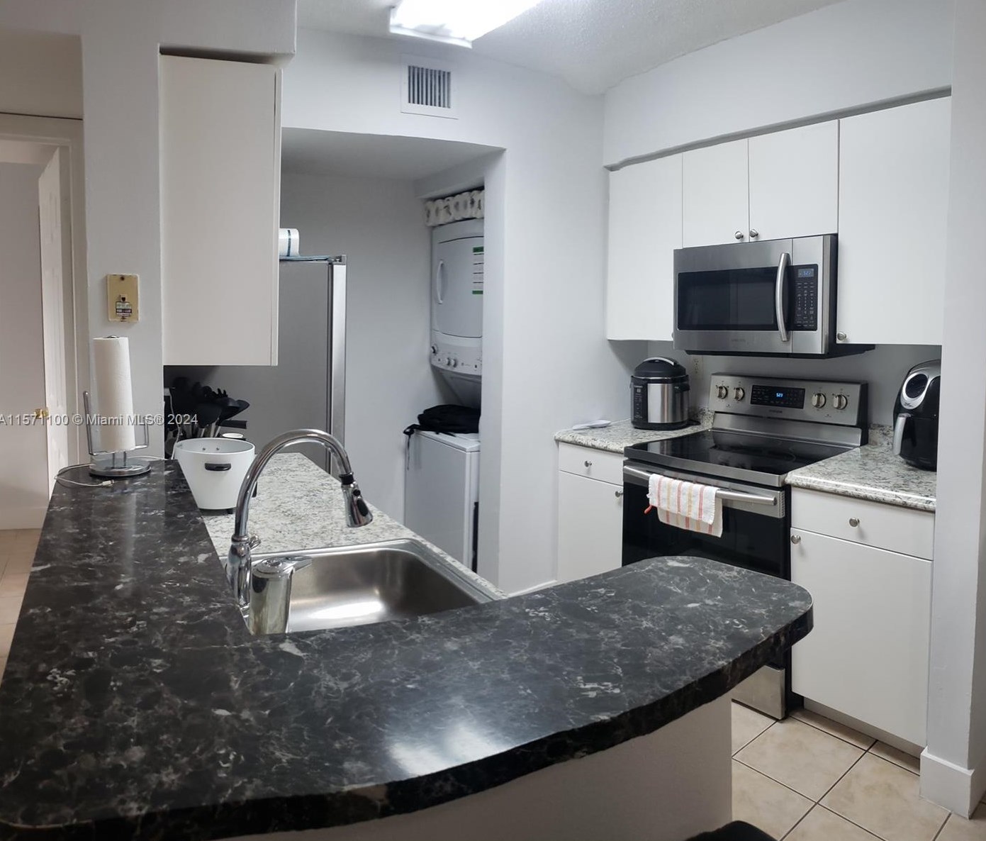 15231 80th St, Miami FL 33193-1375 exterior