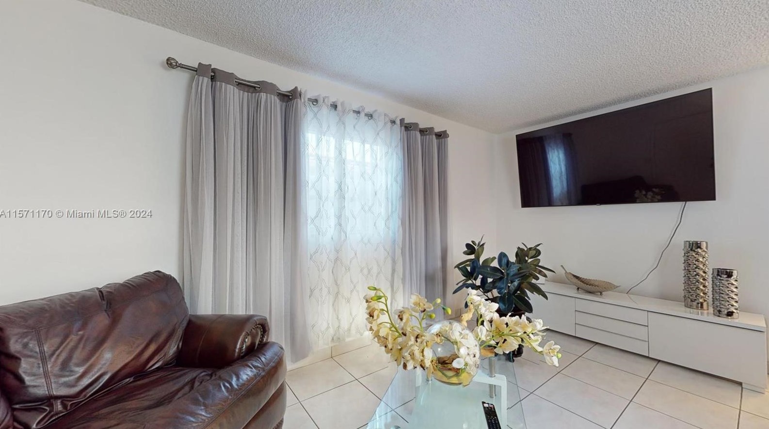 380 W 45th St, Hialeah, FL 33012