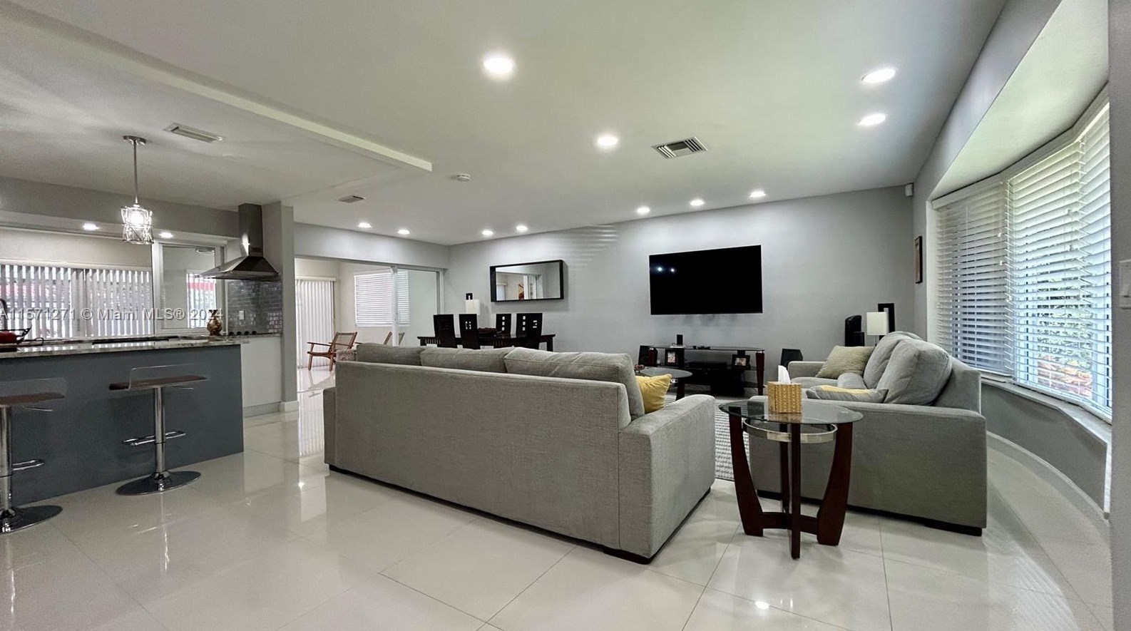 1810 N 52nd Ave, Hollywood, FL 33021