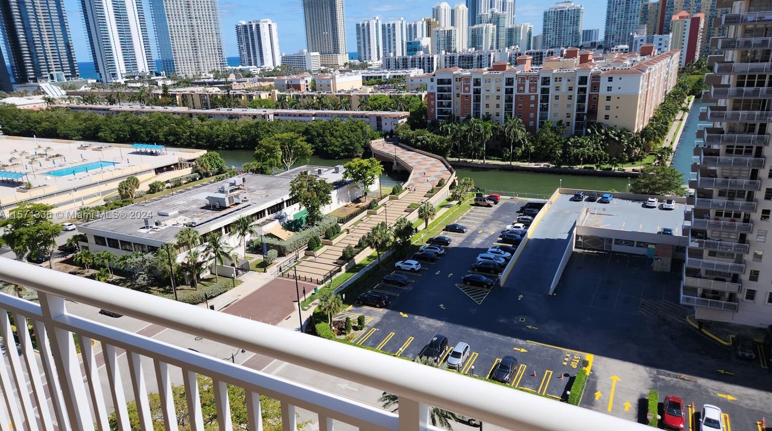 251 174th St #1414, Miami, FL 33160