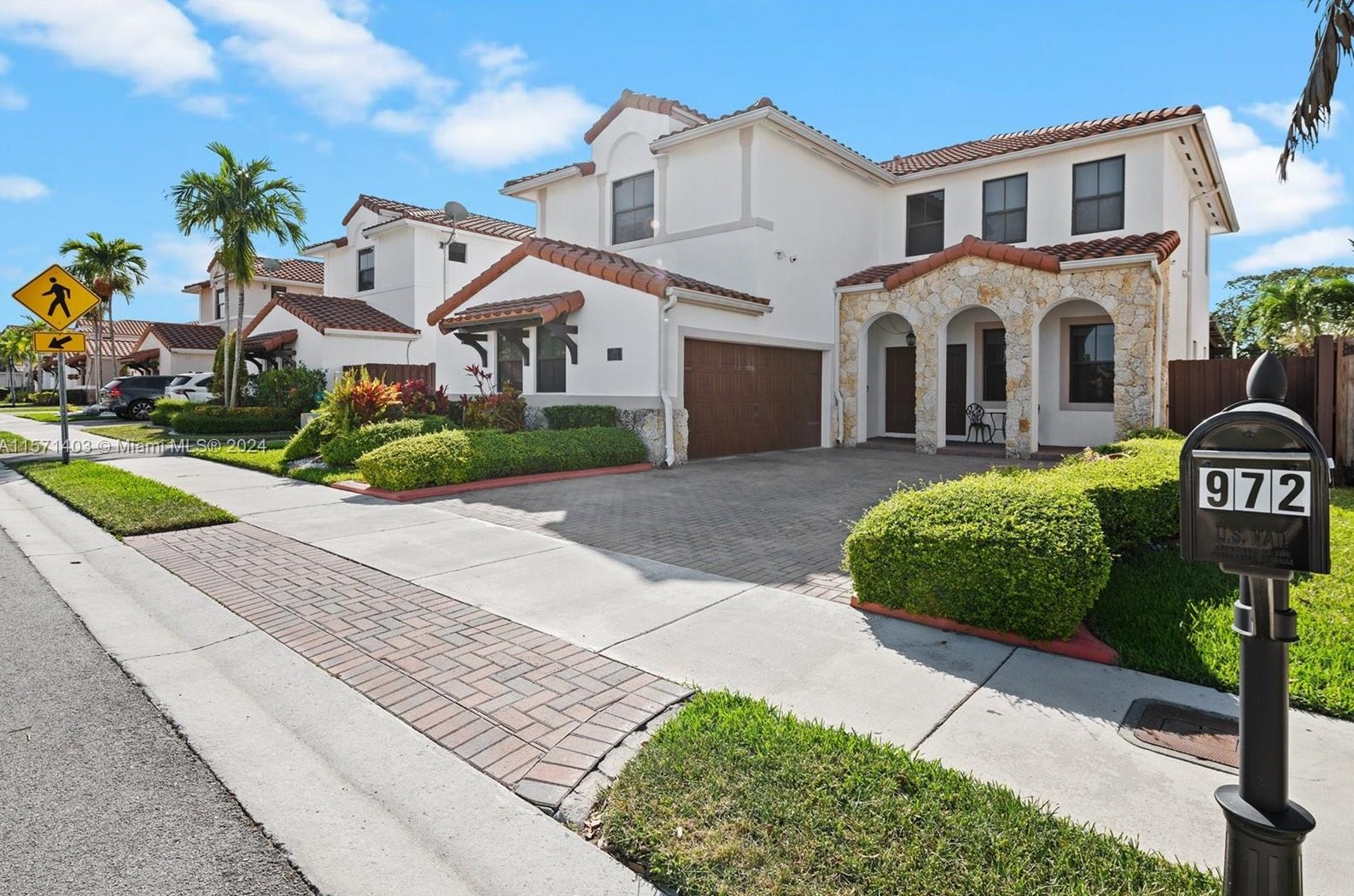 972 104th Ave, Miami, FL 33172-4097