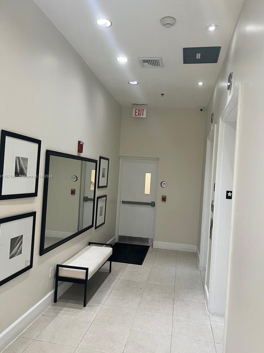 1830 Radius Dr, Hollywood FL  33020-7702 exterior