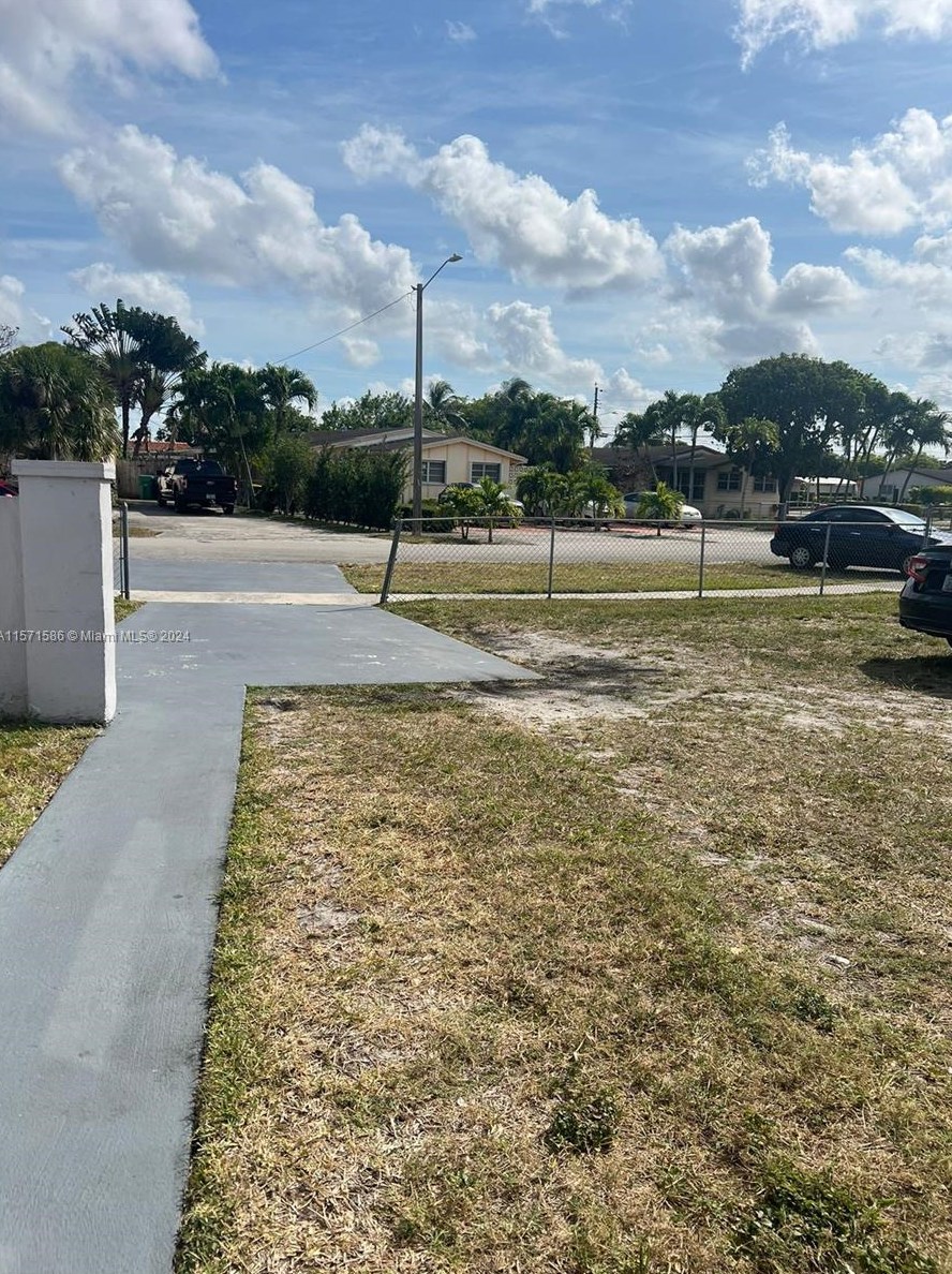 7945 9th Ter, Miami FL 33144-4267 exterior