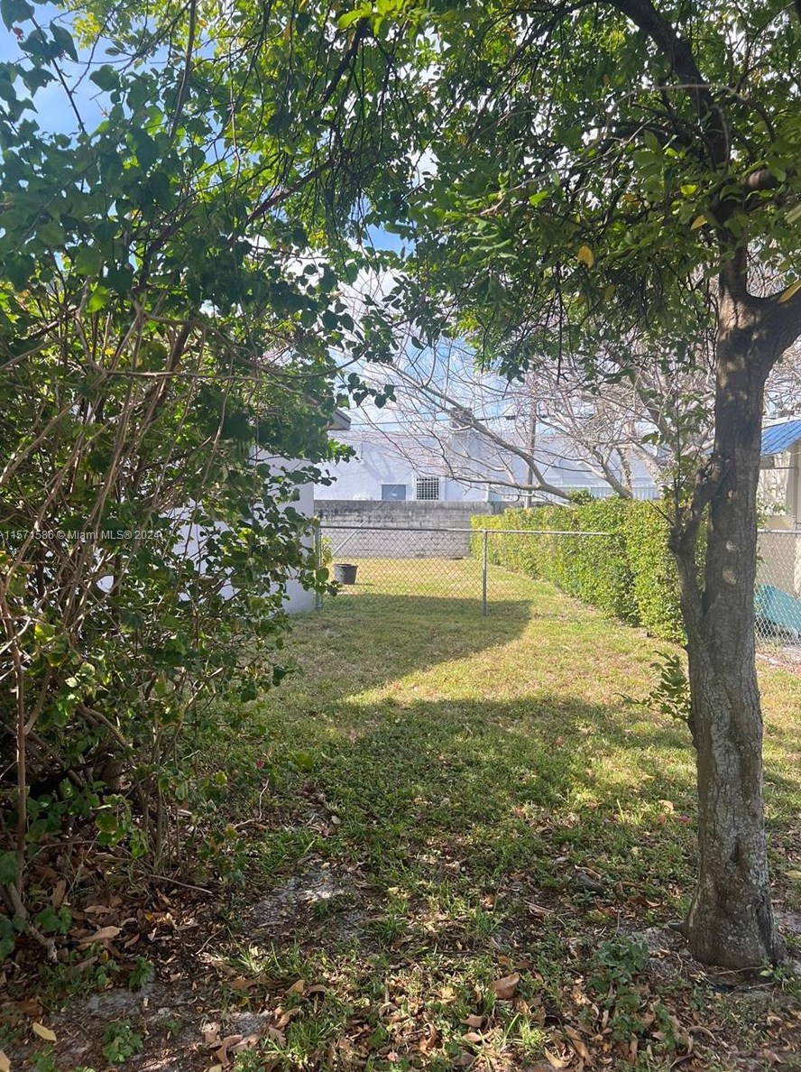 7945 9th Ter, Miami FL 33144-4267 exterior