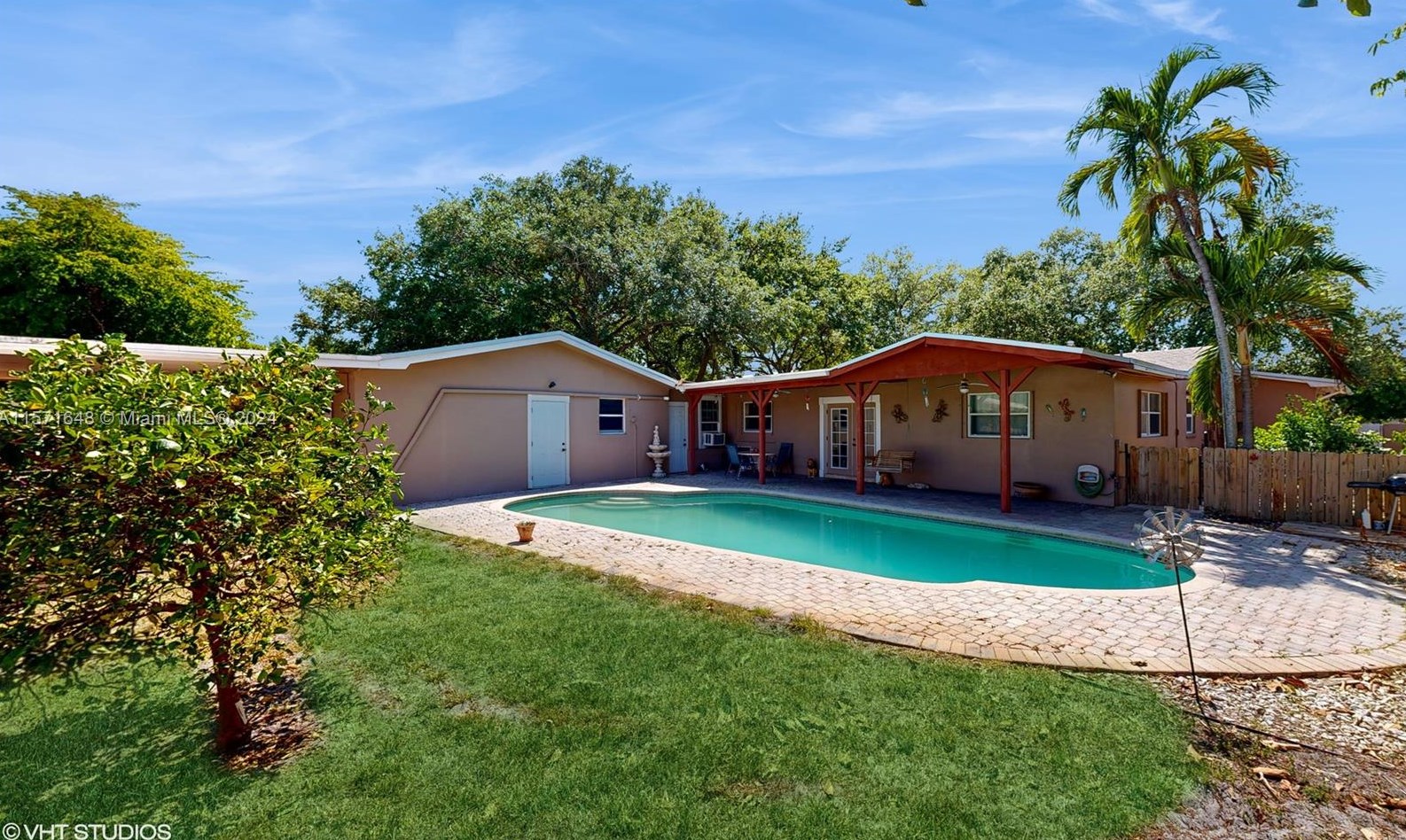 2201 82 Ave, Hollywood FL 33328 exterior