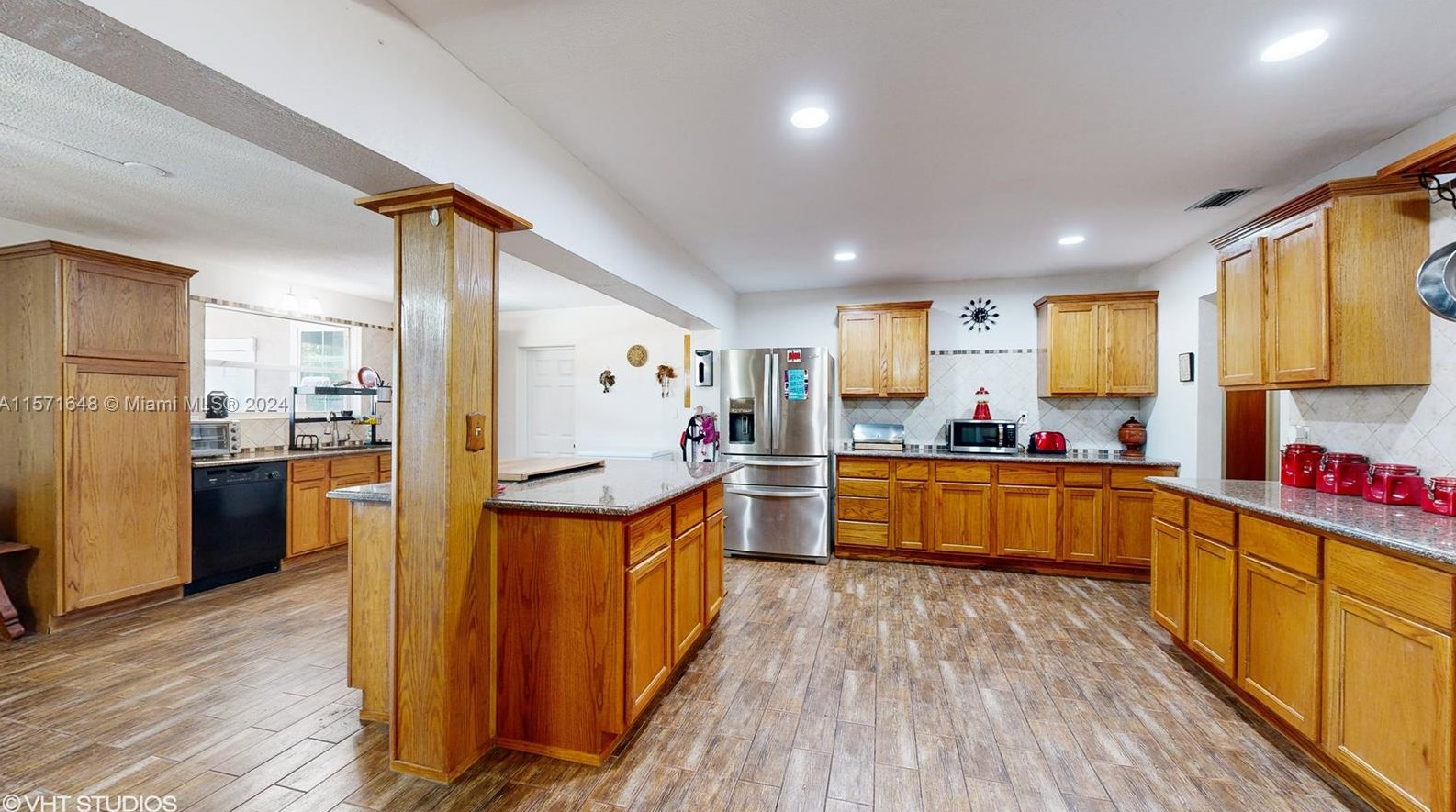 2201 82 Ave, Hollywood FL 33328 exterior