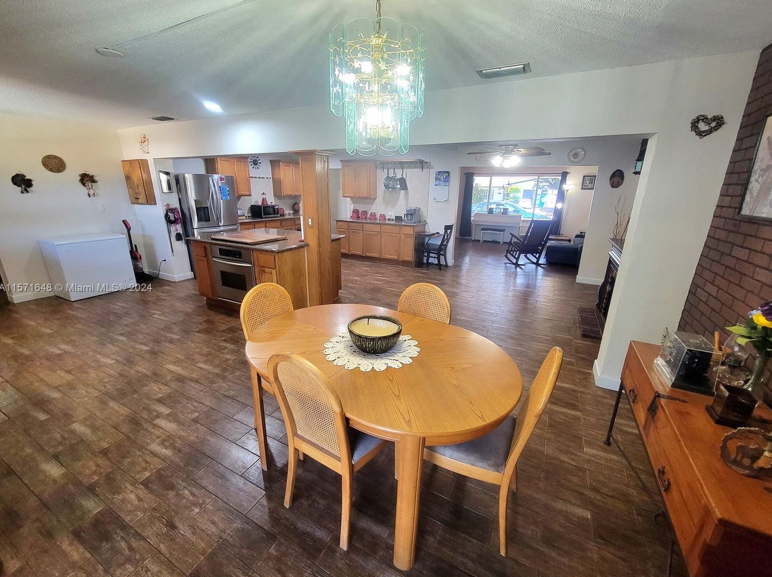 2201 82 Ave, Hollywood FL 33328 exterior