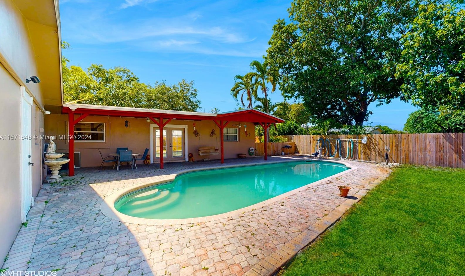 2201 82 Ave, Hollywood FL 33328 exterior