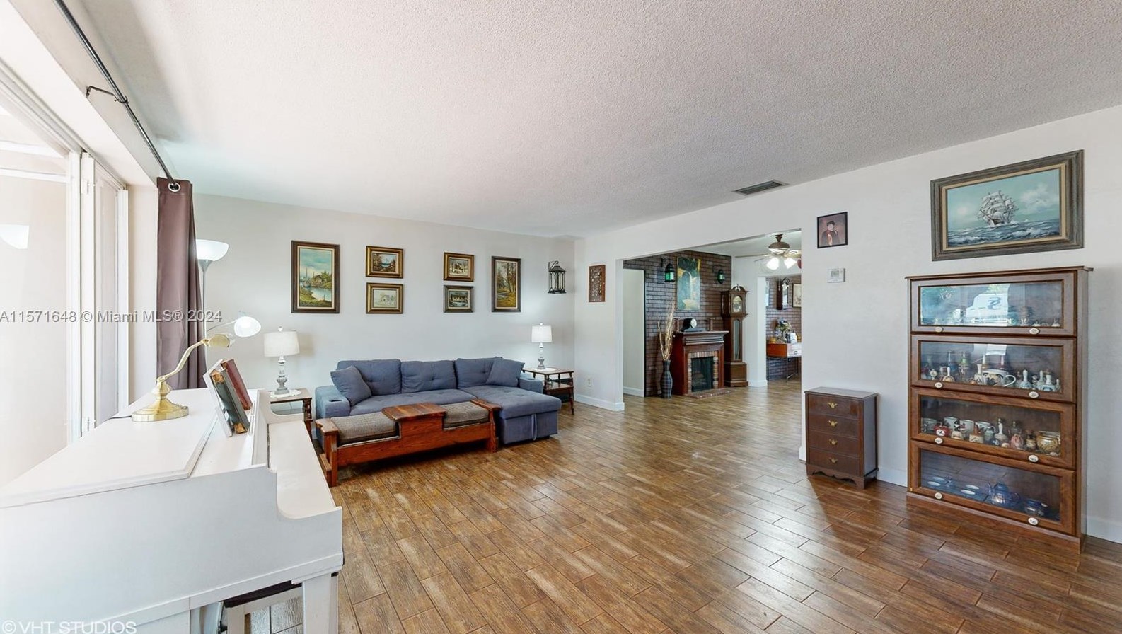 2201 82 Ave, Hollywood FL 33328 exterior