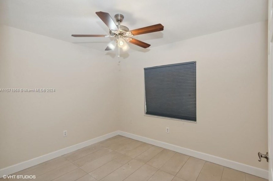 11239 58th Ter, Miami FL  33178-2824 exterior