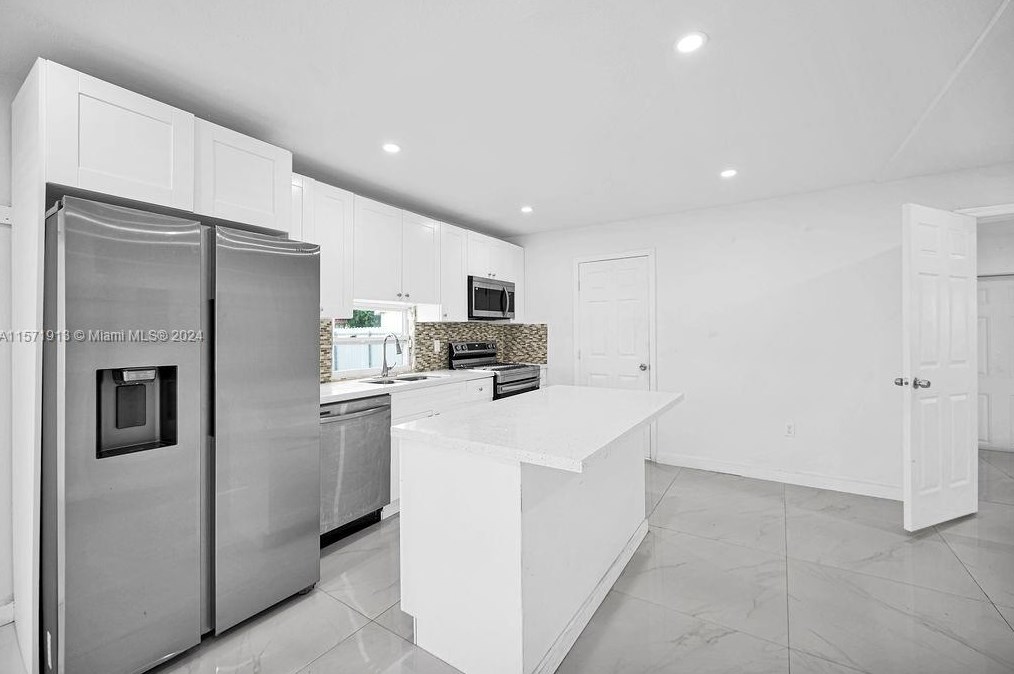 3455 102nd St, Miami, FL 33147-1533