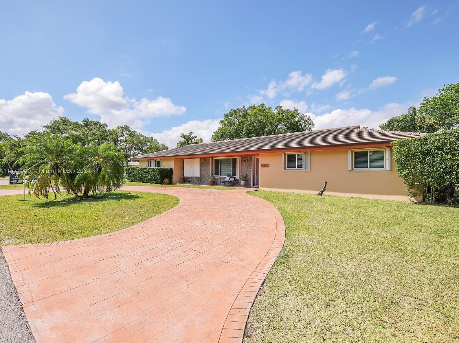 8817 153rd Ter, Miami, FL 33157-2063