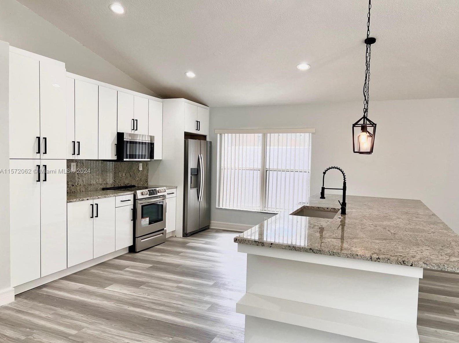 10886 Crescendo Cir, Boca Raton, FL 33498-4875