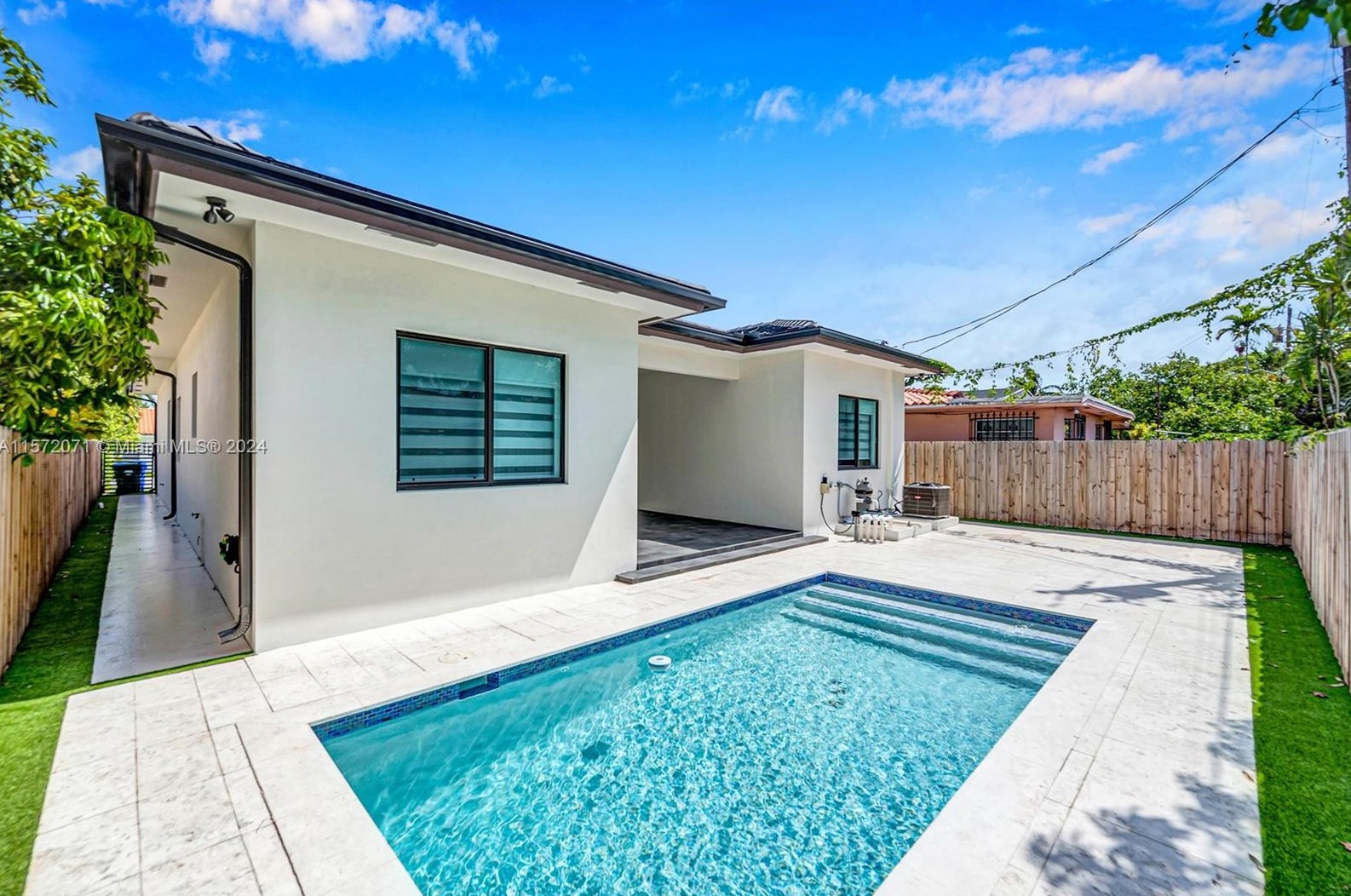 1436 Sw 16th St, Miami, FL 33145