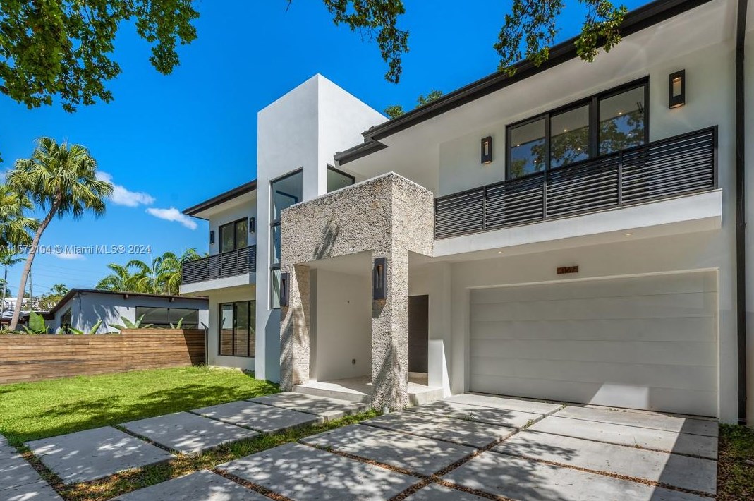 3157 Shipping Ave, Miami, FL 33133-4436