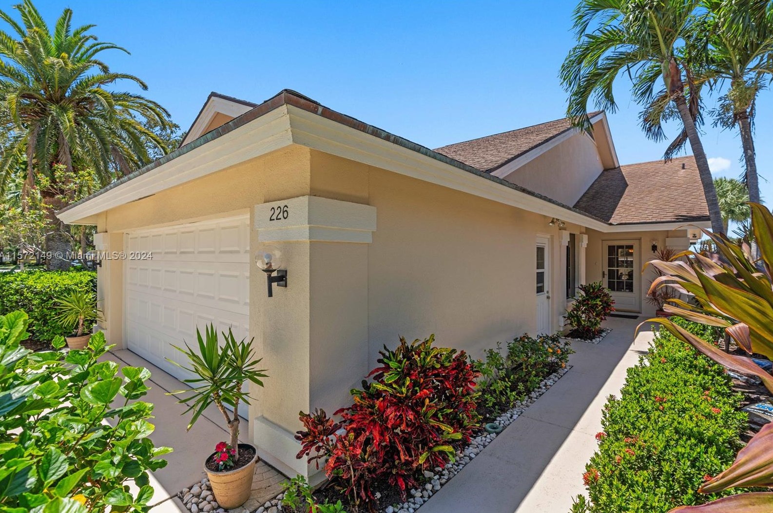 226 River Park Dr, Jupiter, FL 33477-9324