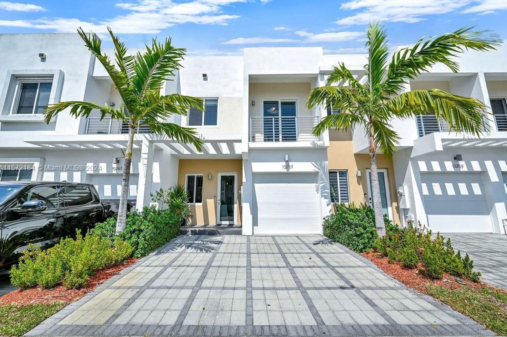 10257 72nd St, Miami, FL 33173-3026