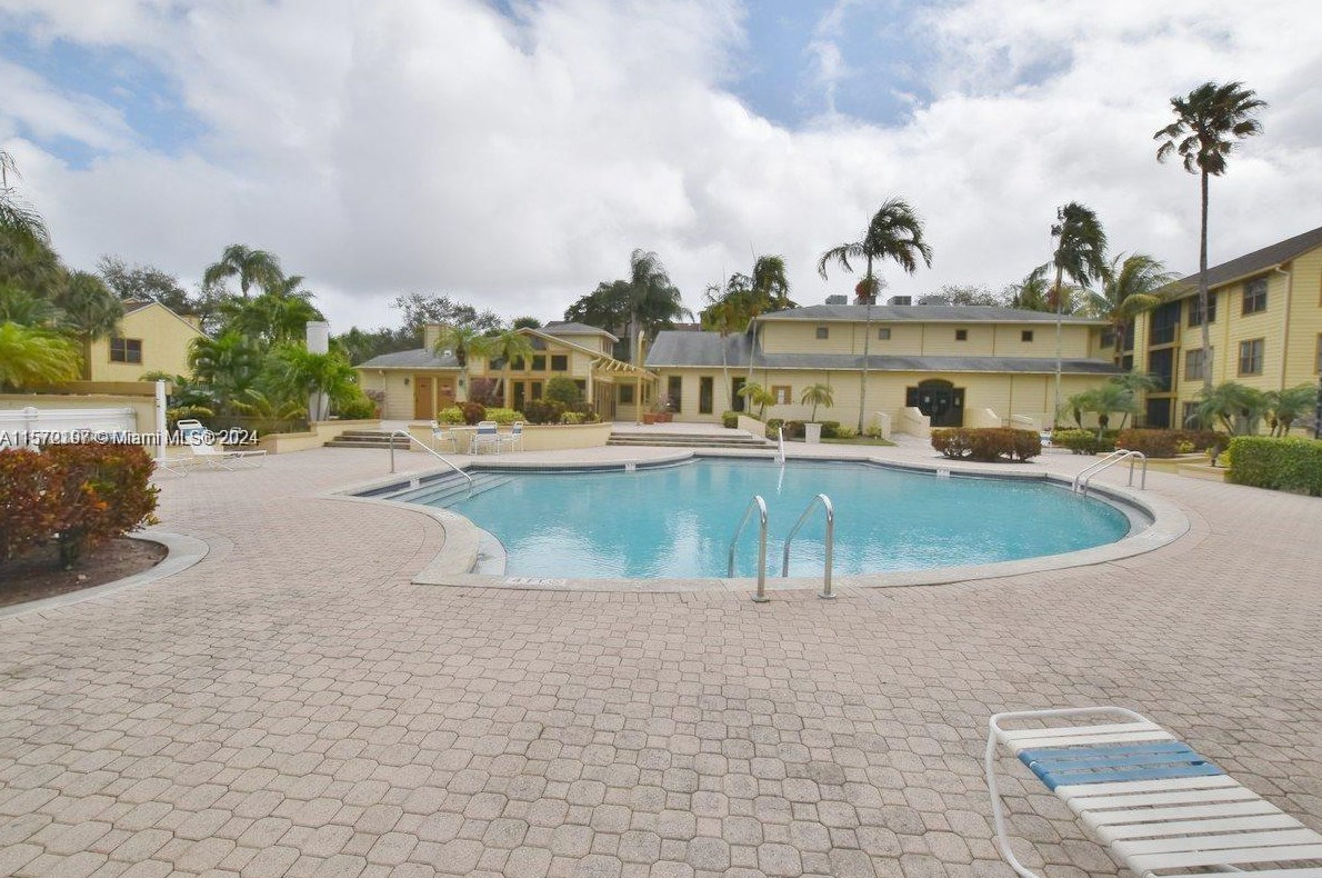 2307 Congress Ave, Boynton Beach FL  33426-7434 exterior