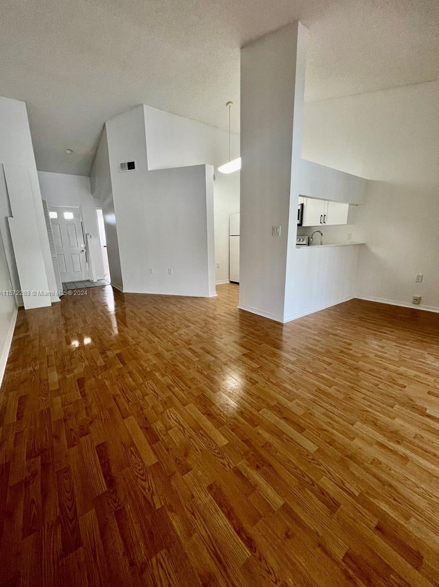 19207 Glenmoor Dr, West Palm Beach, FL 33409-2787