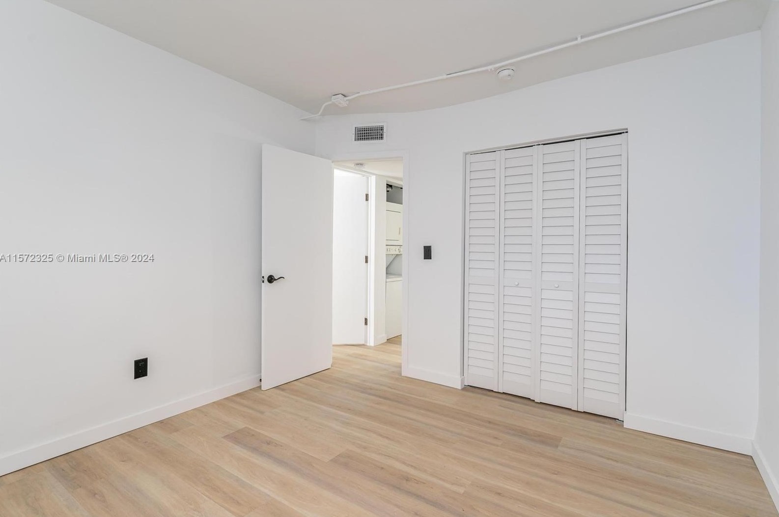 1530 136th St, Miami FL  33161-3547 exterior