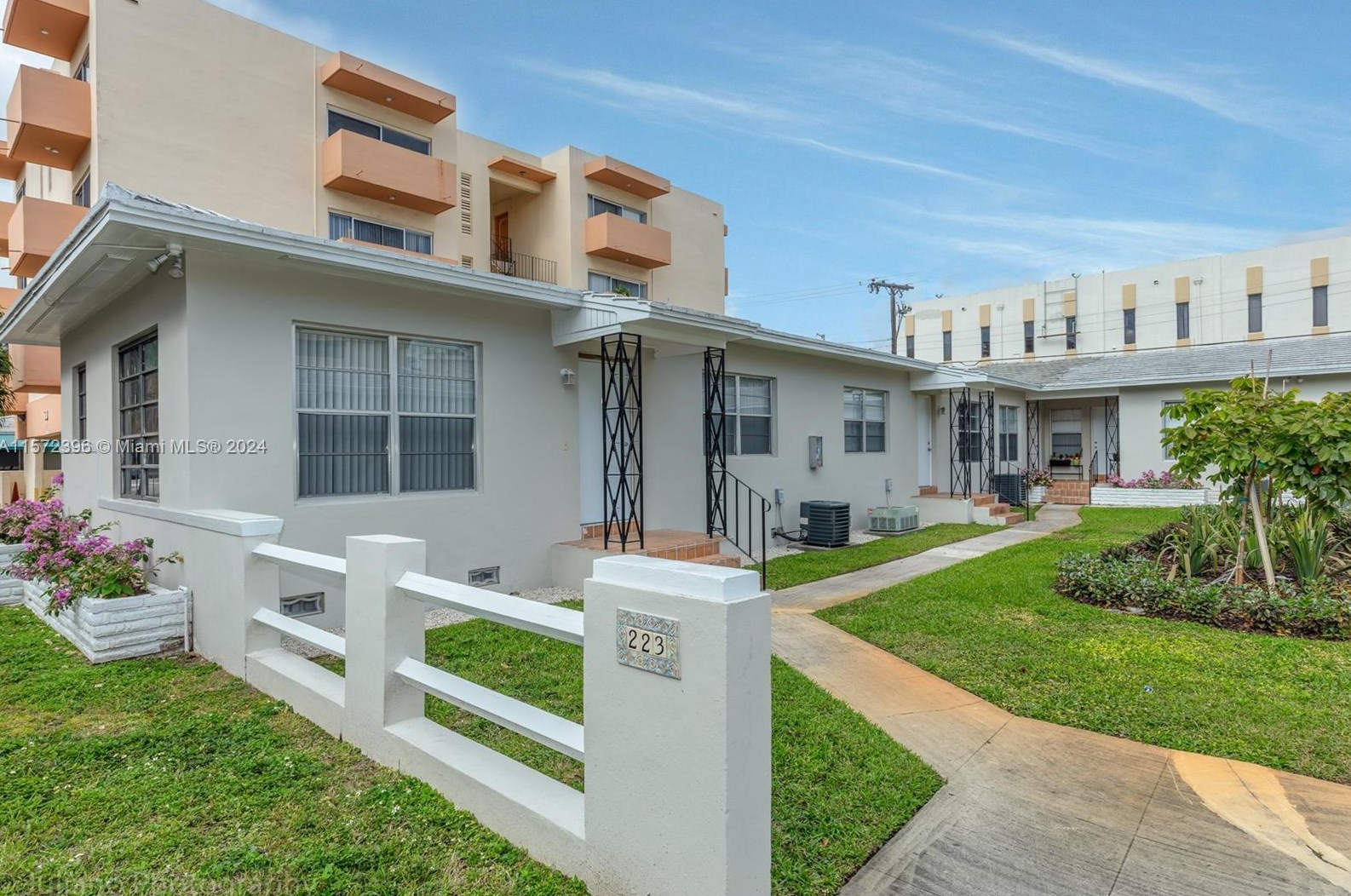 221 Antiquera Ave, Miami, FL 33134-2919