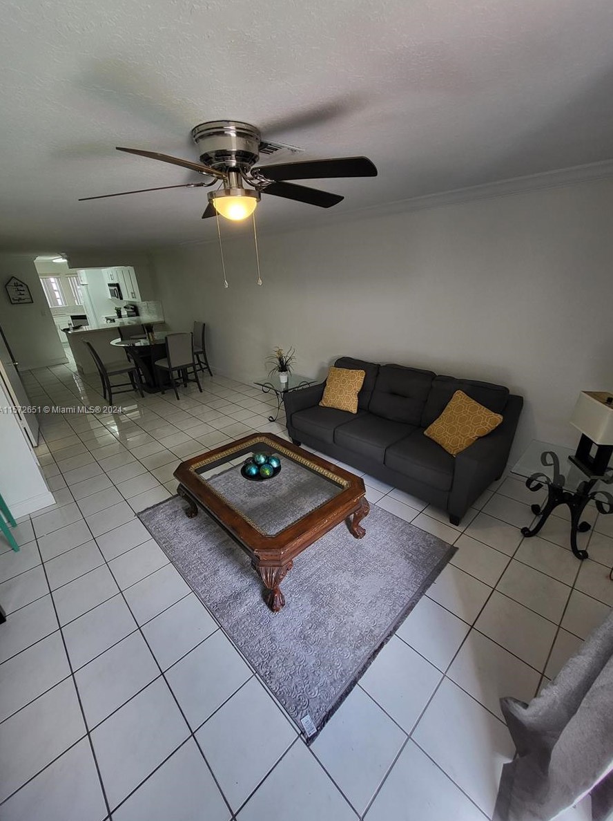 15450 74th Circle Ct, Miami, FL 33193-2073