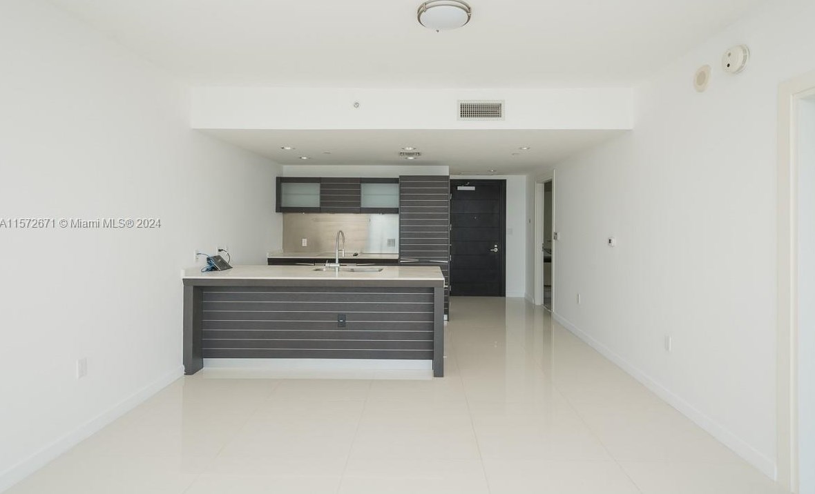 200 Biscayne Blvd Way #3414, Miami, FL 33131