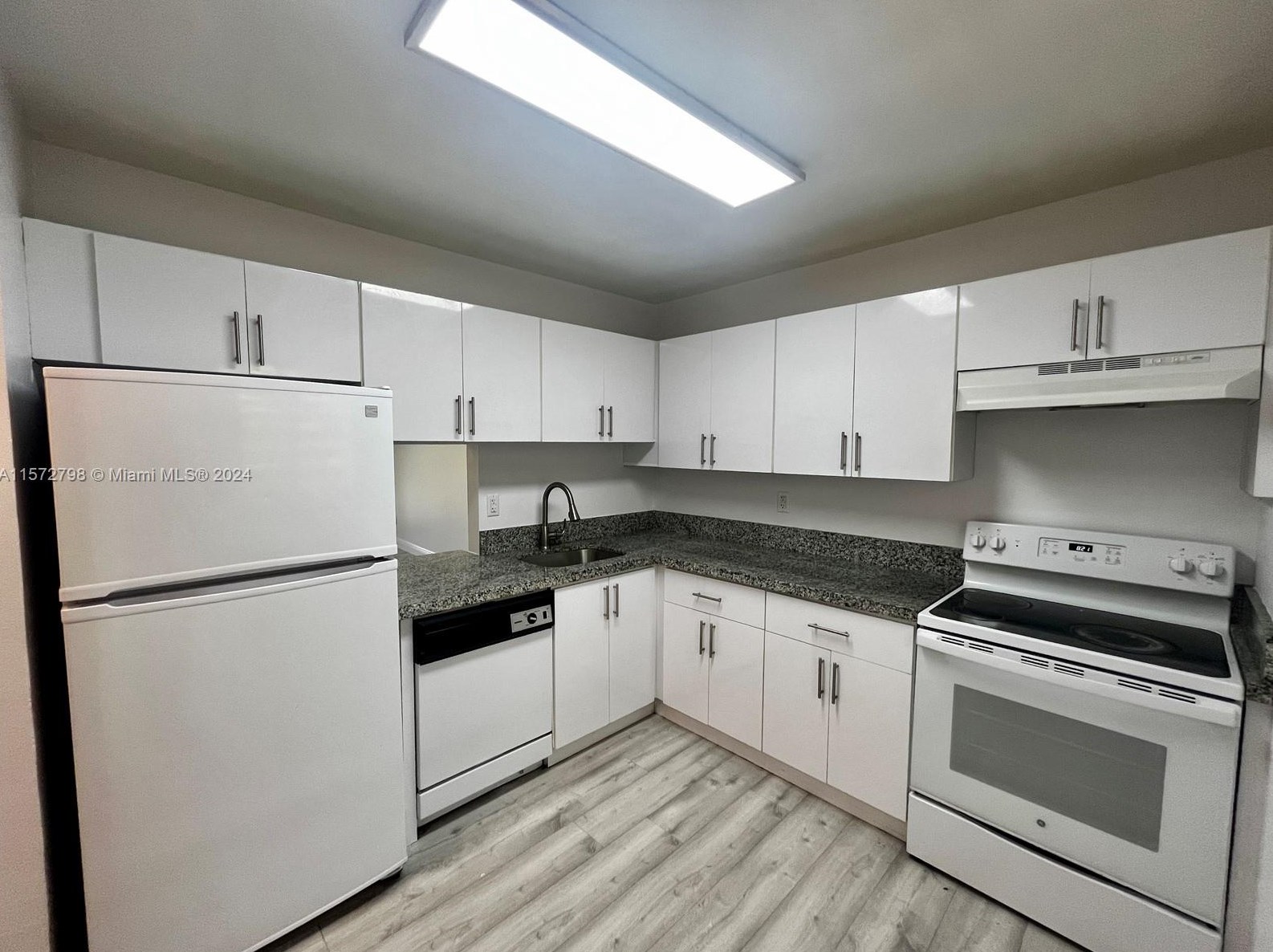 7740 Camino Real, Miami, FL 33143-7160